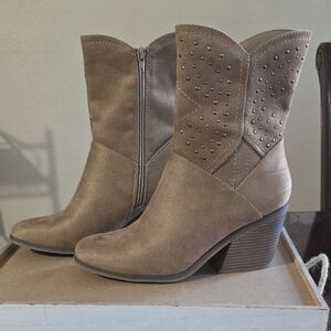 Seychelles Tan Heeled Boots with Studded Detail